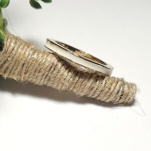 White Enamel Gold Plated Band Ring Size 6